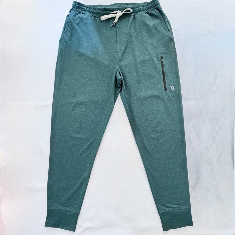 Vuori Men’s LIKE NEW “Sunday Performance Jogger” in Medium (Forest Green)